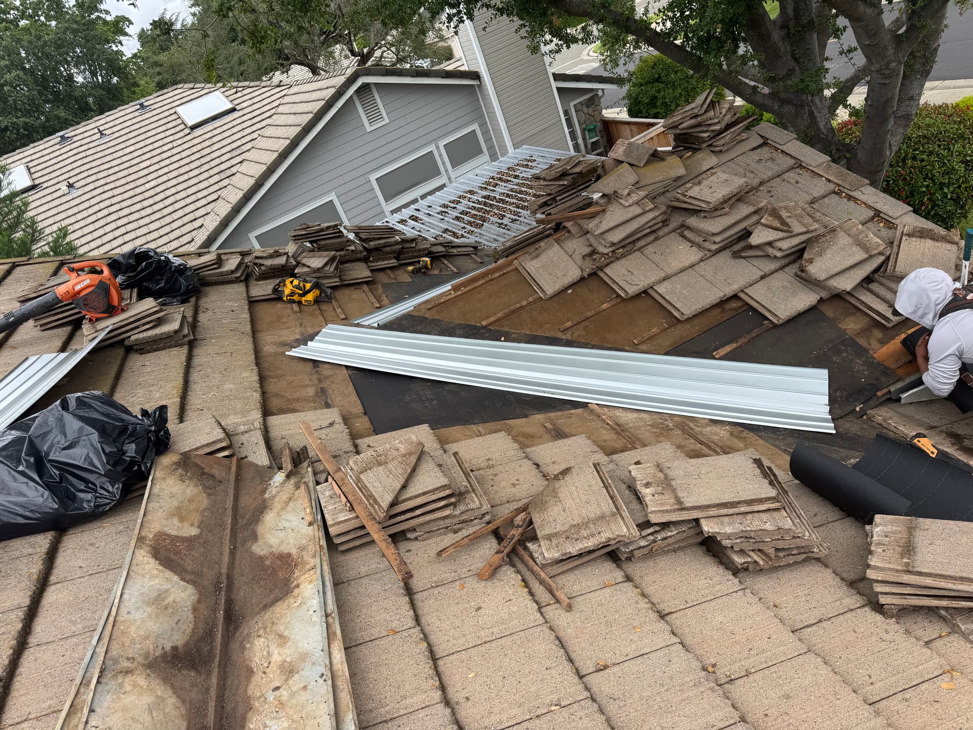 Roof Tune-Up and 2-Year Certification Before Listing image
